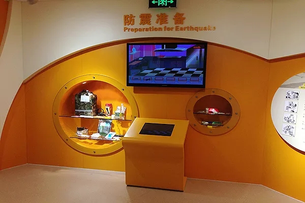 vr�����w���