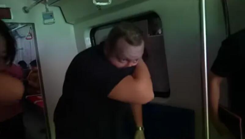 ���F����ģ�M�w�